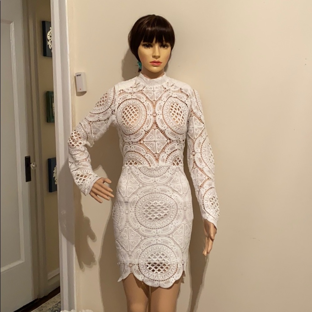 White lace dress - Picture 4 of 16